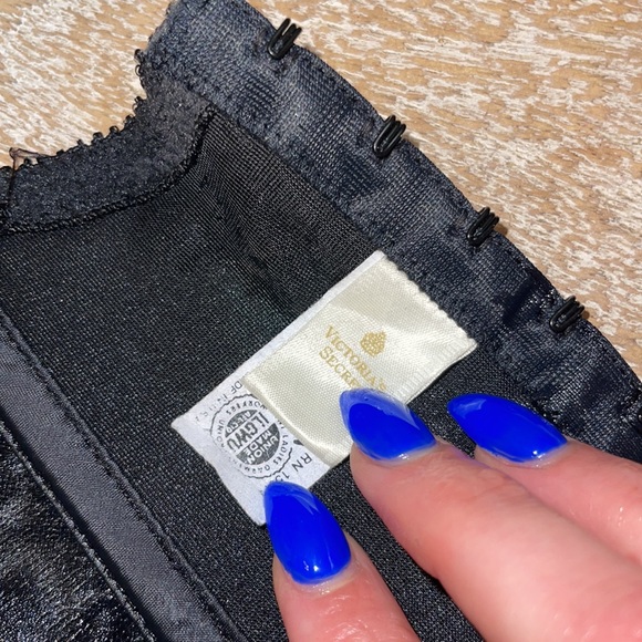 Vintage Victoria's Secret Corset Bustier Top Black Lace Union Made USA 36 EUC - Picture 3 of 4